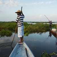 Fishermen on the Magdalena River.